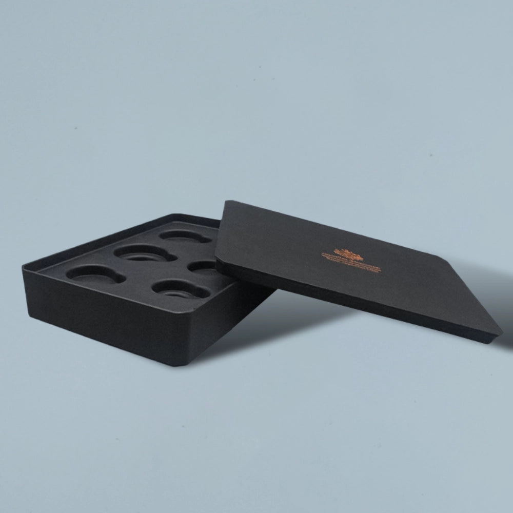 Caja de té con tapa y base negras